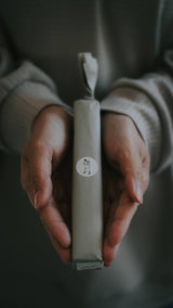 信州蜜蝋（しかく）｜ひとくちサイズの、蜜蝋の時間