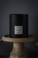 琥珀瓶の蜜蝋蝋燭｜日々のそばに、やさしい火を